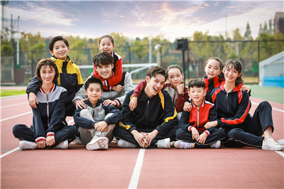 小學(xué)生校服定制指南 渠道與注意事項