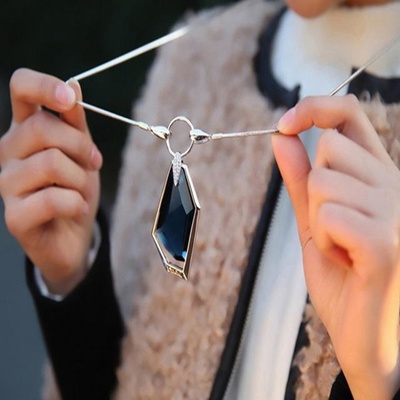 這樣穿立瘦10斤！穿衣顯瘦法則與巧用小飾物，胖mm的逆襲指南